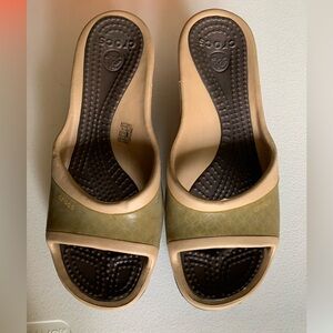Croc sandles